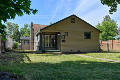 NEW LOWERED PRICE! NEVADA-LIDGERWOOD BUNGALOW   $239,900