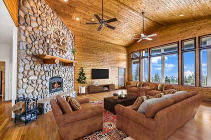 SECLUDED RETREAT ON 30 ACRES - ELK, WA - CALL NOW TO SEE!
