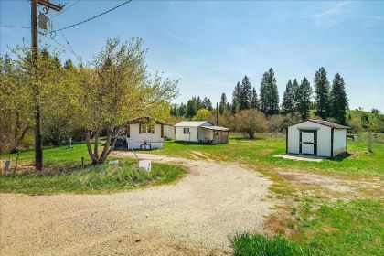 COUNTRY LIVING JUST INDISE CITY LIMITS