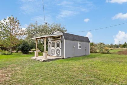 BEST OF BOTH WORLDS! WEST PLAINS FARMHOUSE, 4.6 ACRES
