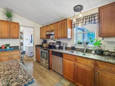 OPEN HOUSE SATURDAY, OCTOBER 4, 12PM-3PM