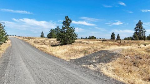 HUNTER & FISHERMAN'S PARADISE! 11.94 PRIVATE ACRES