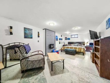 OPEN HOUSE SUNDAY, OCTOBER 12, 10AM-1PM
