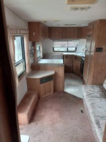 1996 REGAL PROWLER 28' FIFTH WHEEL