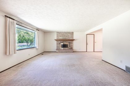 CHATTAROY DREAM HOME ON 2.87 ACRES, NOW $570,000