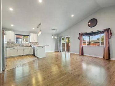 OPEN HOUSE SUNDAY OCTOBER 12, 12PM - 2PM