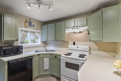 AFFORDABLE & ADORABLE! CHARMING HOME JUST MINUTES 
