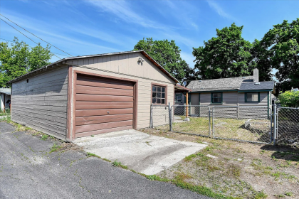 NEW LOWERED PRICE! NEVADA-LIDGERWOOD BUNGALOW   $239,900