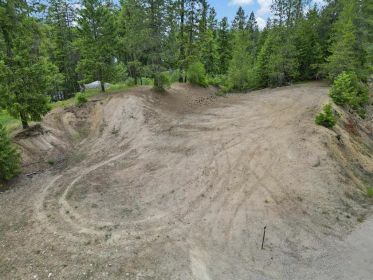 PRIME BUILDING LOT WITHIN WALKING DISTANCE TO DEER LAKE