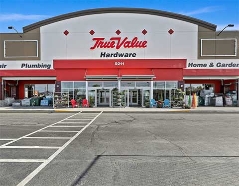 HARDWARE & CUSTOMER SERVICE ASSOCIATE NEEDED HARDWARE & CUSTOMER SERVICE ASSOCIATE NEEDED