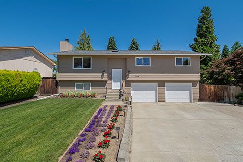 METICULOUSLY MAINTAINED SPLIT-LEVEL, WENATCHEE METICULOUSLY MAINTAINED SPLIT-LEVEL, WENATCHEE