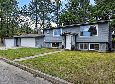 BEAUTIFULLY UPDATED SANDERS PARK HOME, COEUR d'ALENE BEAUTIFULLY UPDATED SANDERS PARK HOME, COEUR d'ALENE