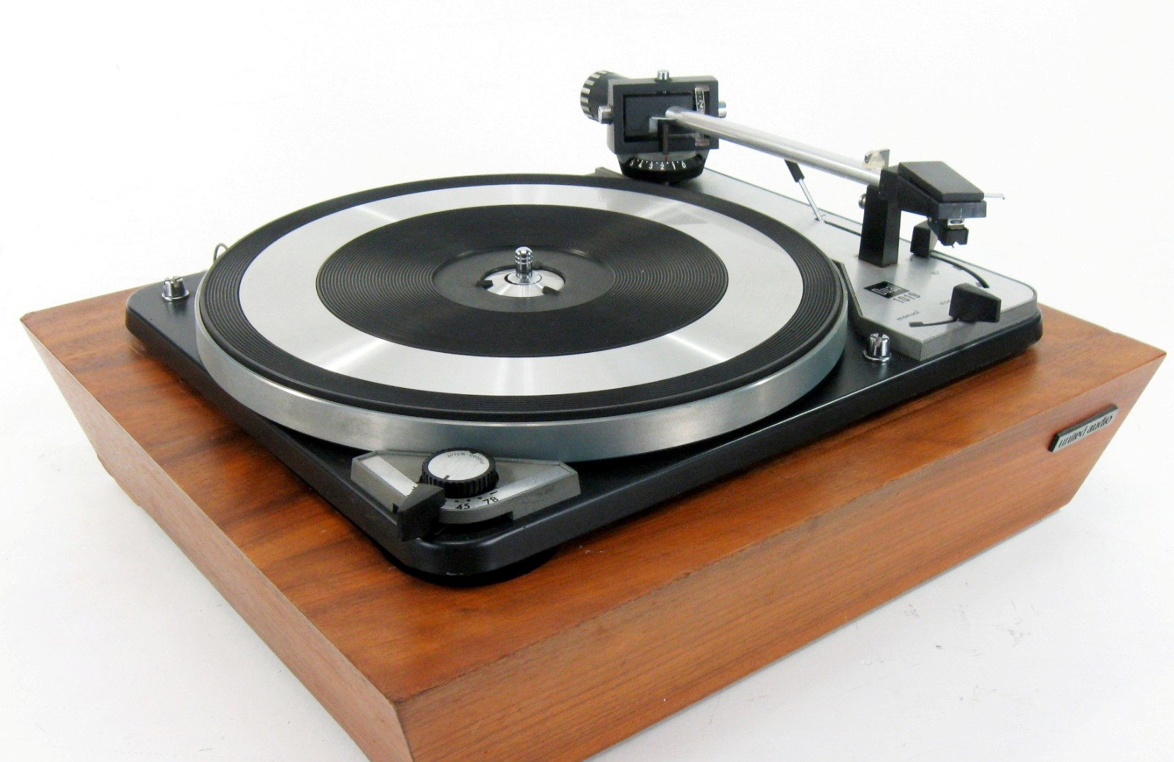 BUYING OLD STEREO GEAR