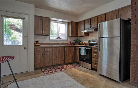 COEUR d'ALENE LARGE APARTMENT FOR RENT, FRESHLY RENOVATED!