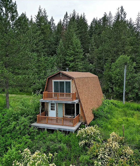 NEWMAN LAKE VIEWS! ENCHANTING DREAM RETREAT ON 10 ACRES NEWMAN LAKE VIEWS! ENCHANTING DREAM RETREAT ON 10 ACRES