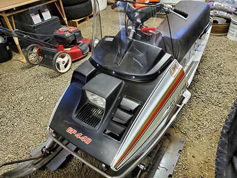 1977 YAMAHA SNOWMOBILE