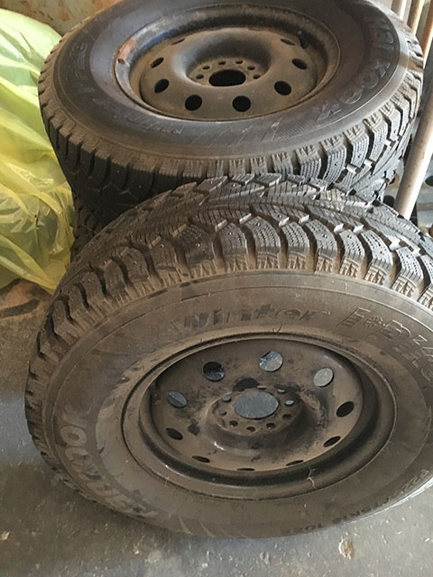 HANKOOK WINTER I PIKE MOUNTAIN STUDDED SNOW TIRES