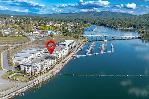 WATERFRONT TOP FLOOR 3 BED & 2 BATH CONDO IN POST FALLS