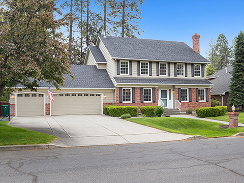 ELEGANT 1991 COLONIAL 2 STORY 4 BED & 4 BATH HOME