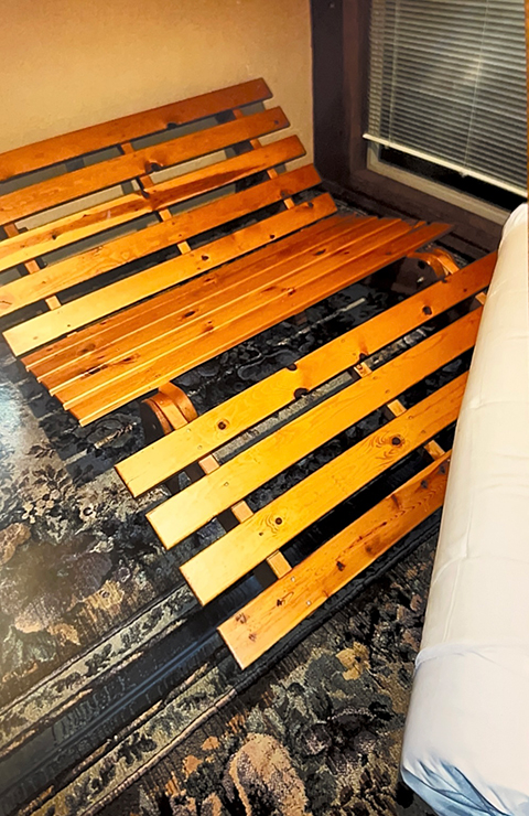 TRIFOLD FUTON FRAME & MATTRESS