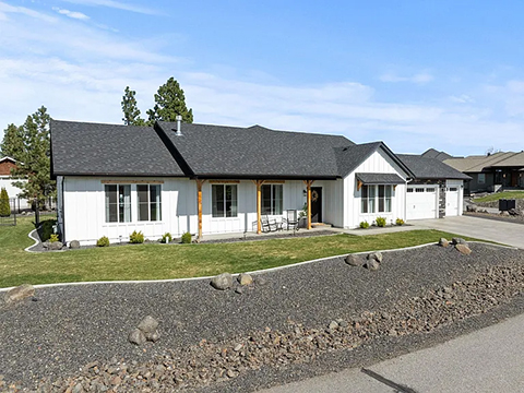 EXPERIENCE LUXURY LIVING 