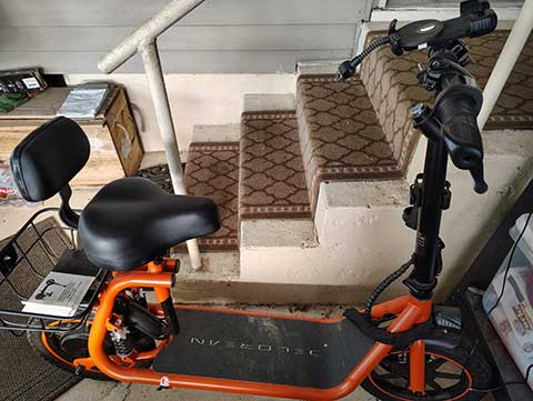 BRAND NEW ELECTRIC SCOOTER
