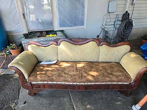 1905 CHESTERFIELD COUCH 