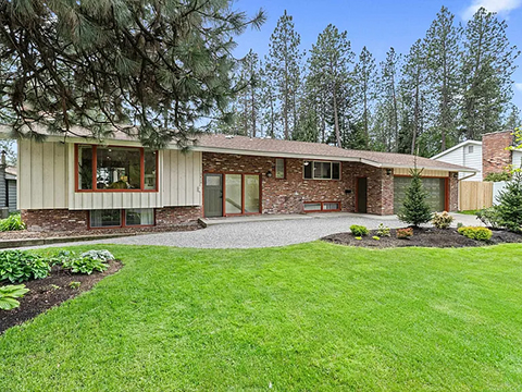 CAPTIVATING HAMBLEN HOME, PRISTINE QUARTER ACRE LOT!