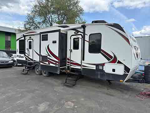 2014 KEYSTONE FUSION TOY HAULER