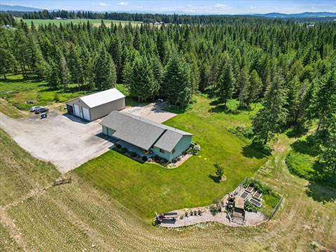 RANCHER ON 10 ACRES WITH AMAZING VIEWS