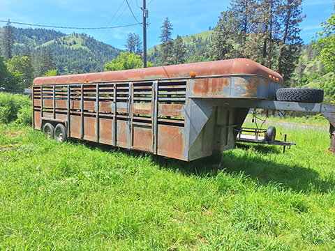 1978 STOCK TRAILER 30’ GOOSENECK