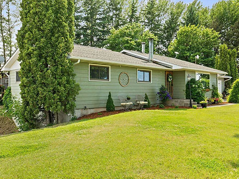 BEAUTIFULLY UPDATED RANCHER ON OVER 5 PEACEFUL ACRES BEAUTIFULLY UPDATED RANCHER ON OVER 5 PEACEFUL ACRES