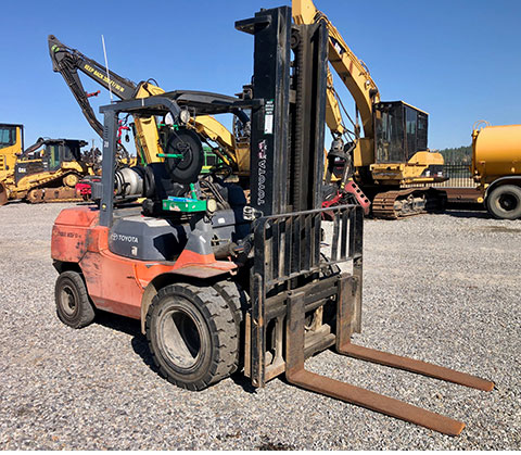 2013 TOYOTA 7FGU45 9000LB PNEUMATIC TIRE FORKLIFT