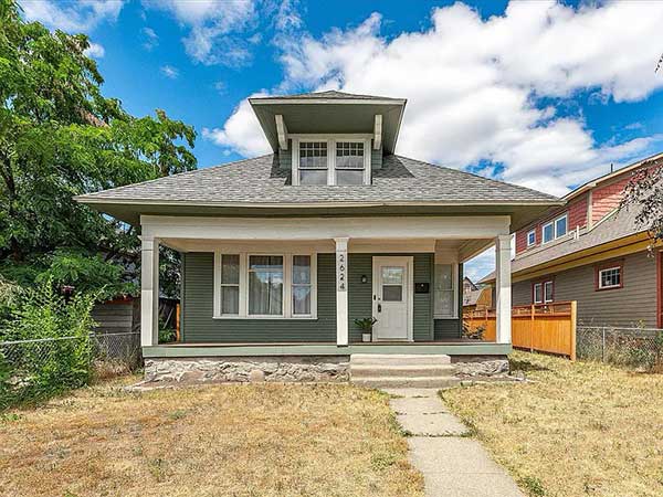 JUST BLOCKS FROM KENDALL YARDS