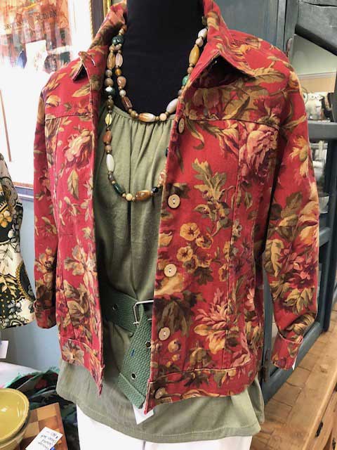 THERE'S A HINT OF FALL AT DISCOVERY SHOP!