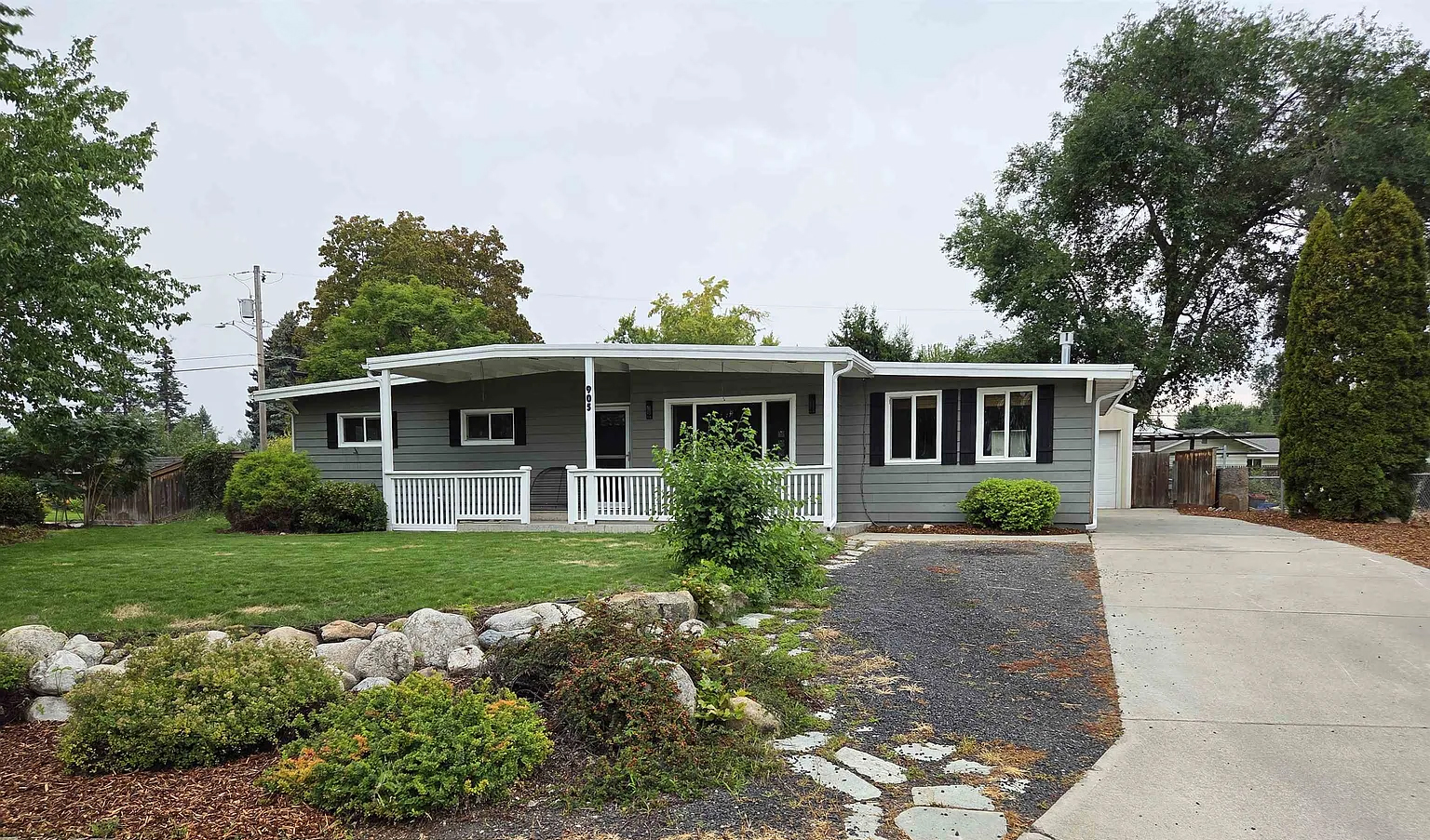 SPACIOUS RANCHER IN THE SPOKANE VALLEY WITH A SHOP!