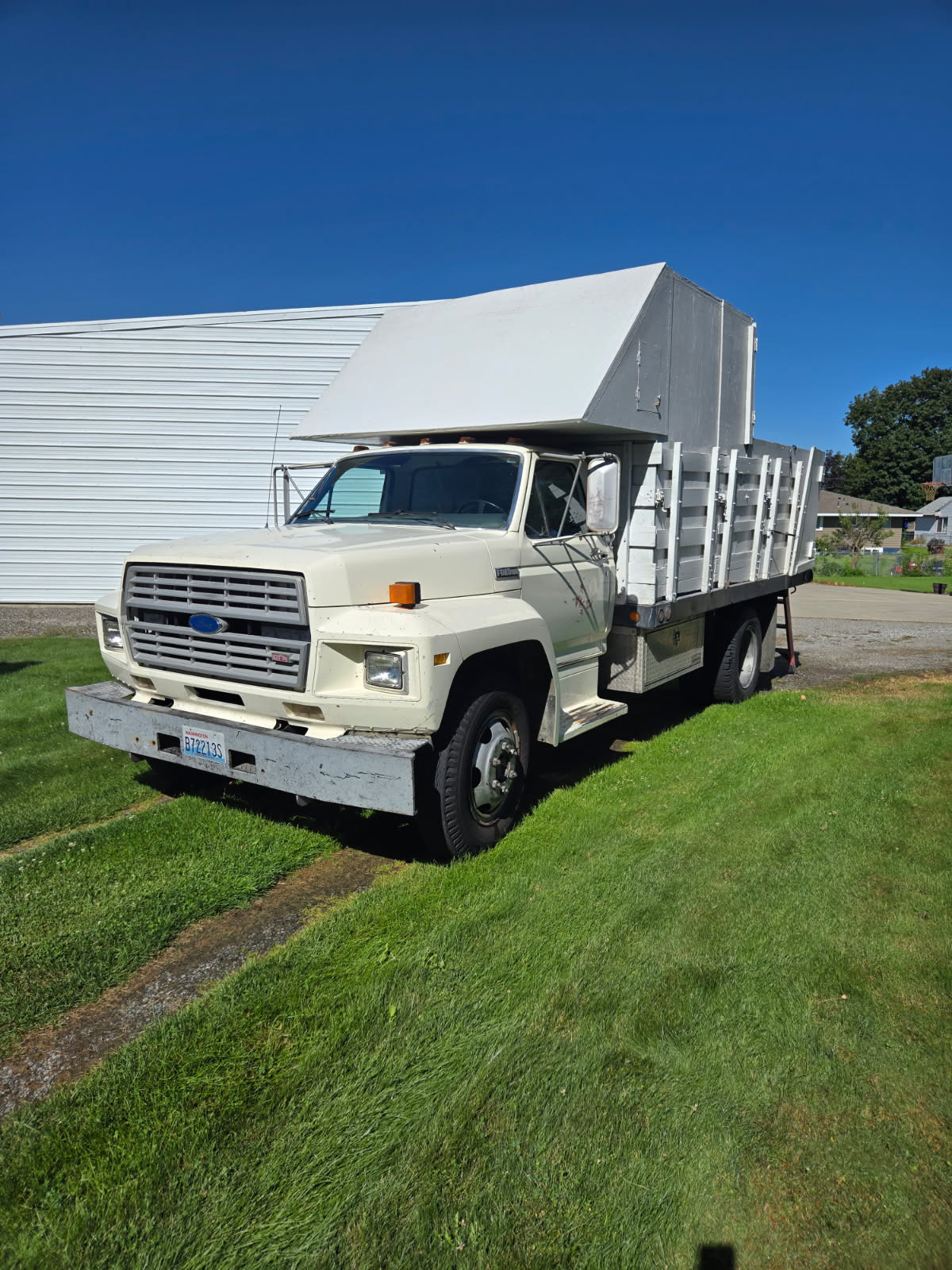 1985 FORD FLATBED F600