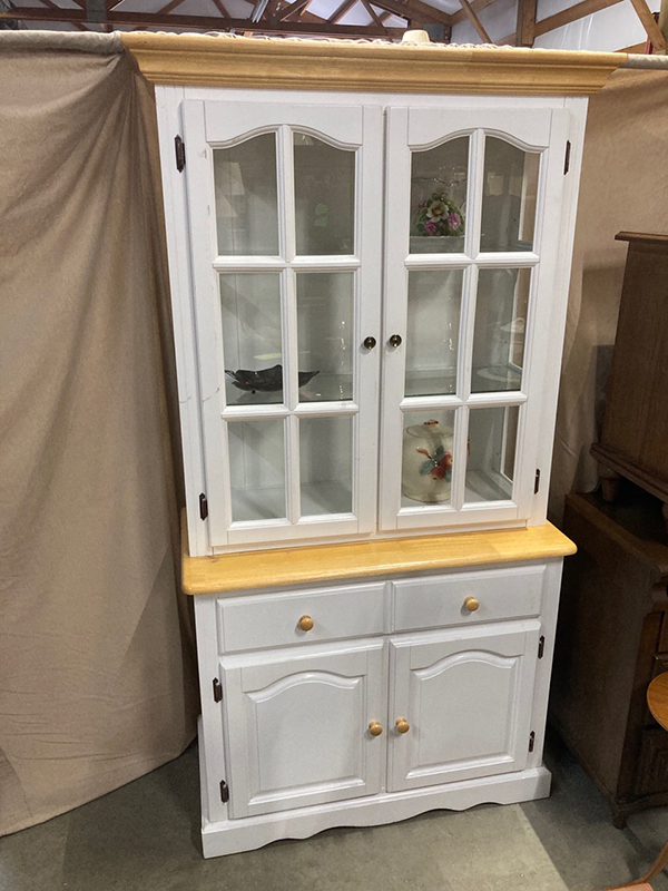 ESTATE ITEMS, SHOP & VINTAGE