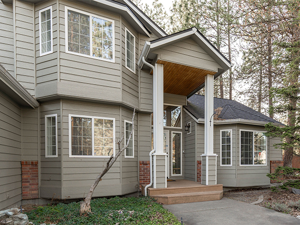 AWESOME HOME ON 1.35 ACRES, SHOP & COVERED RV PARKING