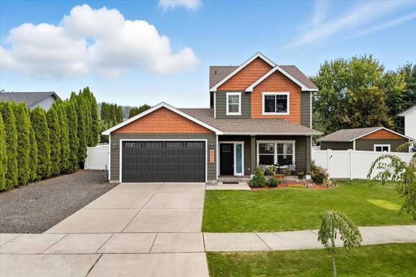 CHARMING 3 BED, 3 BATH HOME 