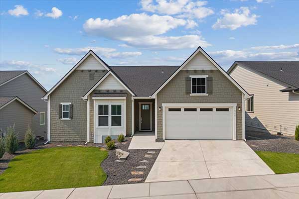 SWEEPING VIEWS, SOARING CEILINGS & MAIN FLOOR LIVING