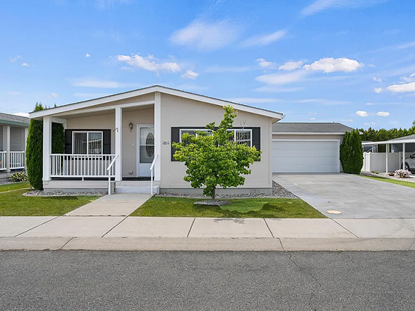 MAINTAINED HIGHLY SOUGHT-AFTER GATED 55+ COMMUNITY