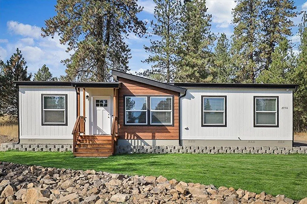 JUST LISTED AT AN AFFORDABLE PRICE $349,000!