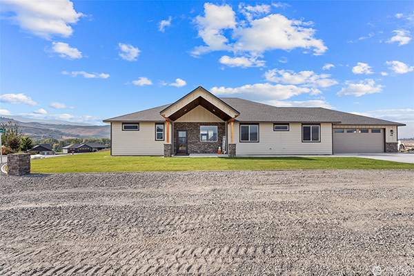 EXCEPTIONAL NEW CONSTRUCTION RAMBLER WITH