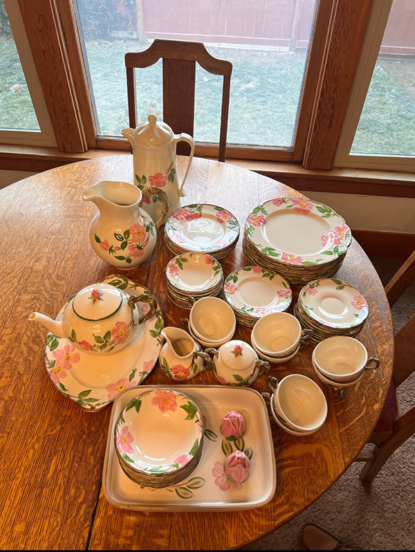 64 PIECE FRANCISCAN CHINA SET 