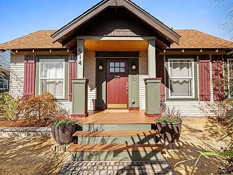 BEAUTIFULLY UPDATED WHIMSICAL 3 BED, 2 BATH GARLAND HOME