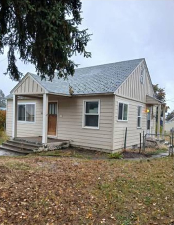 3 BED, 2 BATH WALKING DISTANCE TO DOWNTOWN NEWPORT