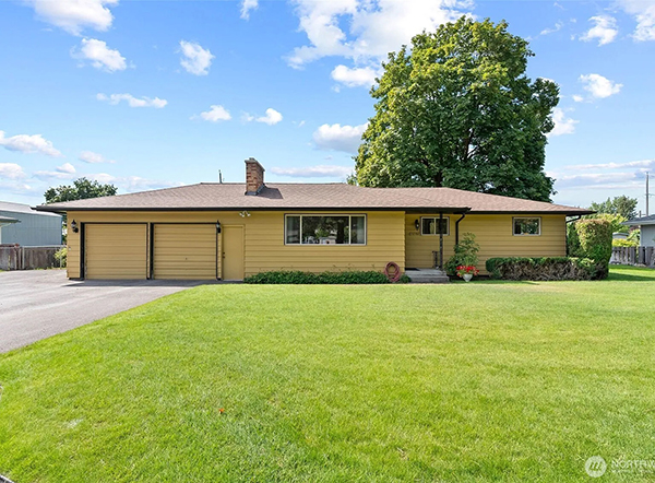 METICULOUSLY CARED FOR SPOKANE VALLEY HOME WITH A SHOP!