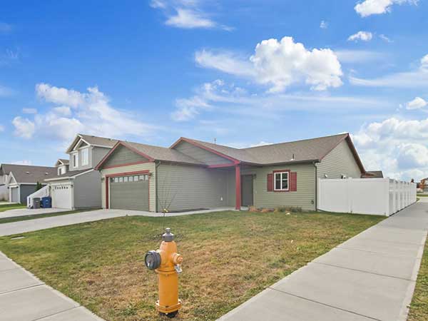 AIRWAY HEIGHTS RANCHER ON AN OVERSIZED LOT