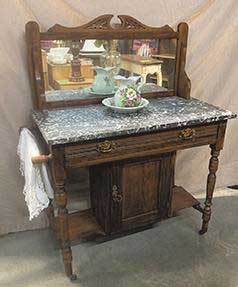 ESTATE FURNITURE & VINTAGE ITEMS